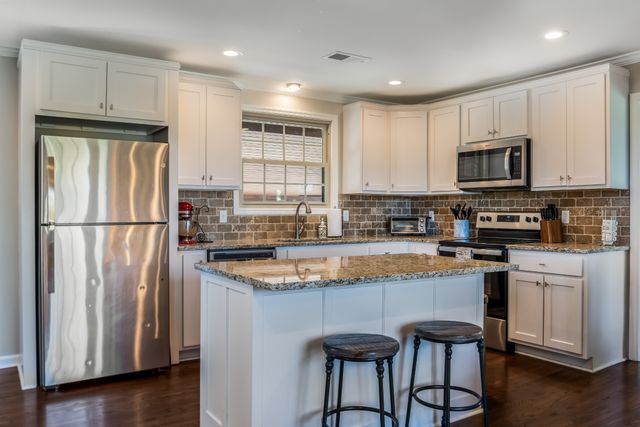 133 Clearview Cir, Hendersonville, TN 37075