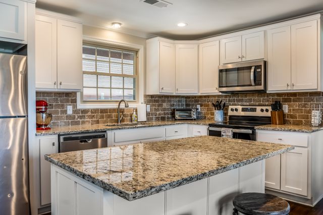 133 Clearview Cir, Hendersonville, TN 37075