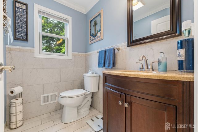 4 Douglas Road, East Brunswick, NJ 08816