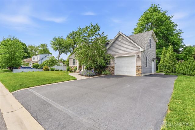 4 Douglas Road, East Brunswick, NJ 08816