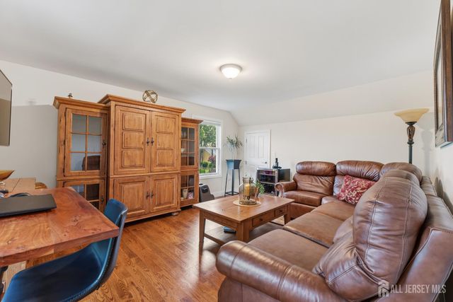 4 Douglas Road, East Brunswick, NJ 08816