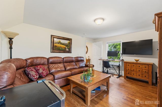 4 Douglas Road, East Brunswick, NJ 08816