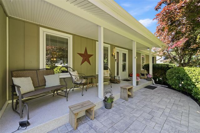 65 Patricia Lane, South Setauket, NY 11720