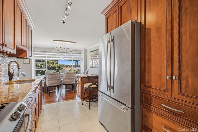 166-25 Powells Cove Boulevard 4M, Beechhurst, NY 11357