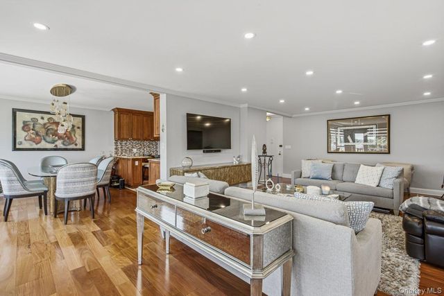 166-25 Powells Cove Boulevard 4M, Beechhurst, NY 11357