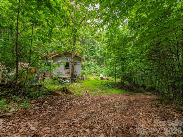 68 Long Ridge Road, Candler, NC 28715