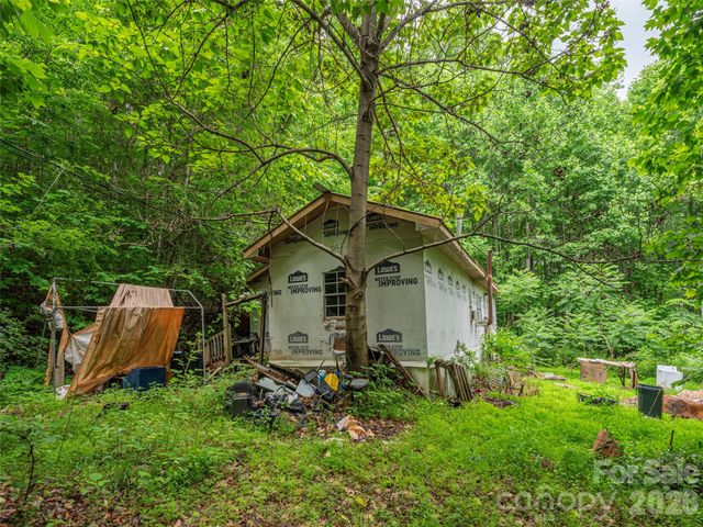 68 Long Ridge Road, Candler, NC 28715