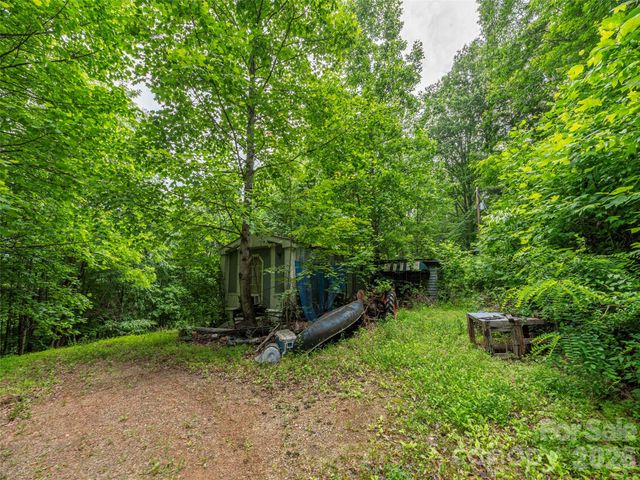68 Long Ridge Road, Candler, NC 28715