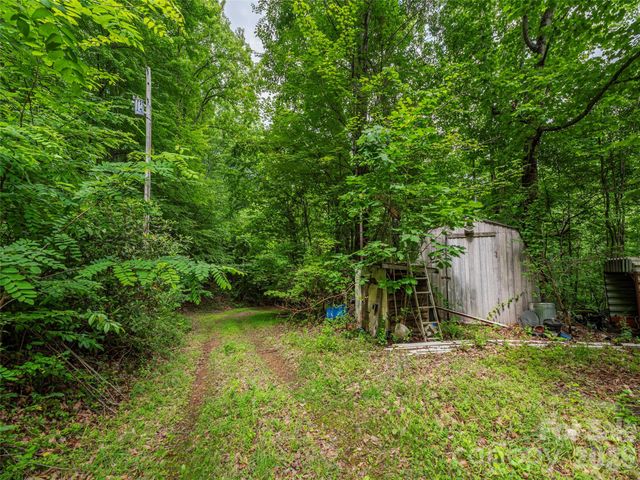 68 Long Ridge Road, Candler, NC 28715