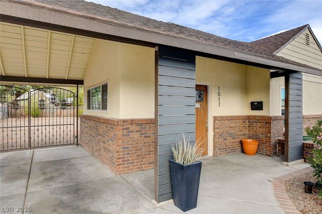 1017 Oakey Boulevard, Las Vegas, NV 89104