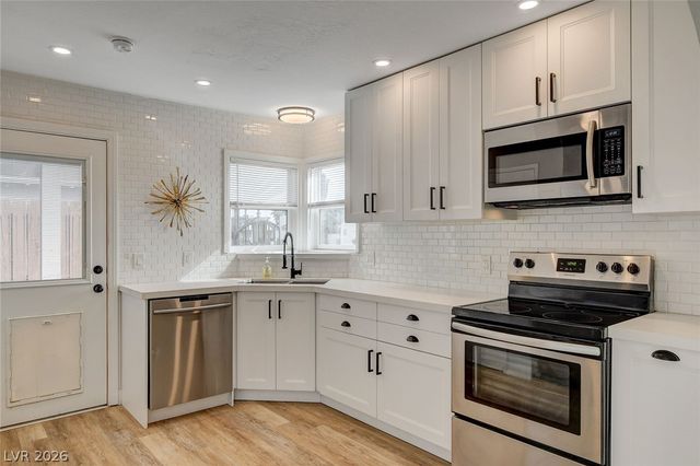 1017 Oakey Boulevard, Las Vegas, NV 89104