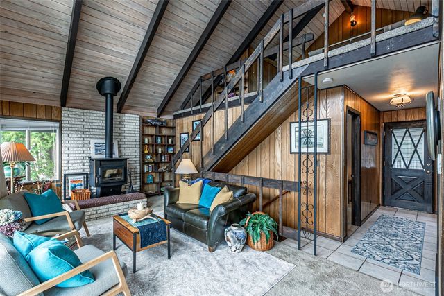 10 E North Cove Road, Shelton, WA 98584