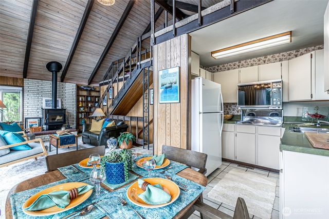 10 E North Cove Road, Shelton, WA 98584