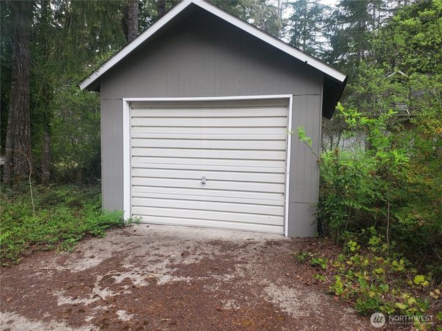 10 E North Cove Road, Shelton, WA 98584