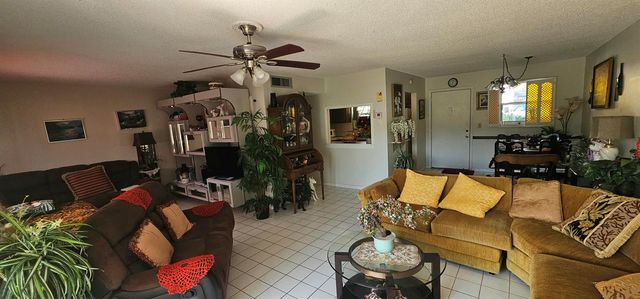 721 Lori Dr 105, Palm Springs, FL 33461