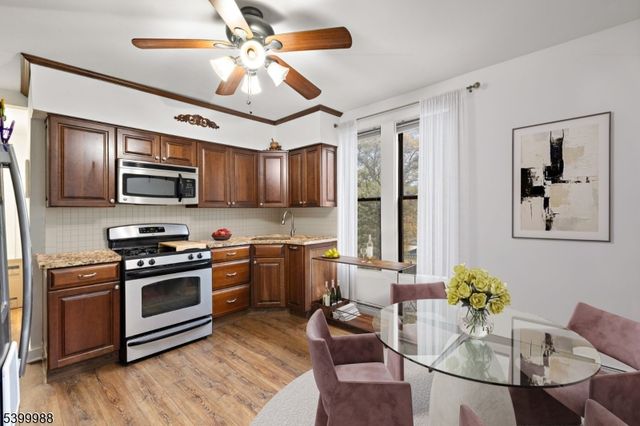 61 Western Ave C, Morristown Town, NJ 07960