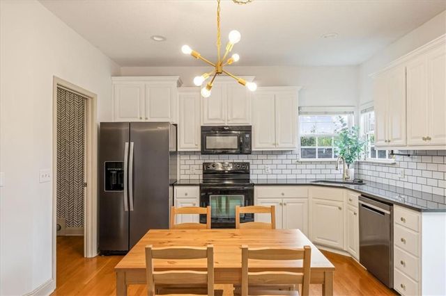 3901 NW Old Stagecoach Road, Kansas City, MO 64154