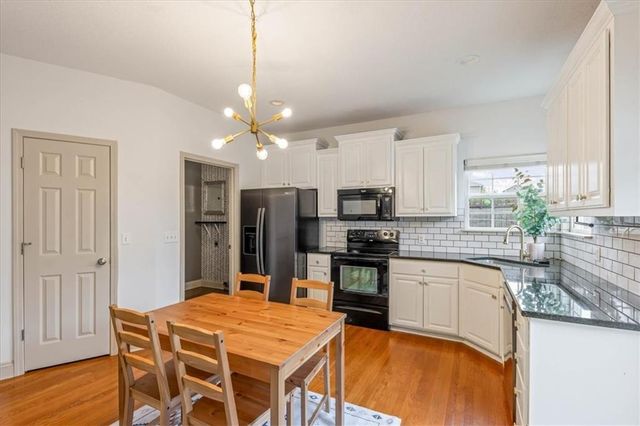 3901 NW Old Stagecoach Road, Kansas City, MO 64154