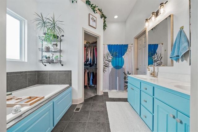 3901 NW Old Stagecoach Road, Kansas City, MO 64154