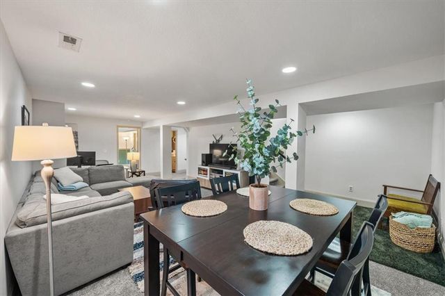 3901 NW Old Stagecoach Road, Kansas City, MO 64154