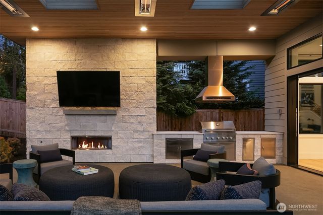2131 104th Place SE, Bellevue, WA 98004
