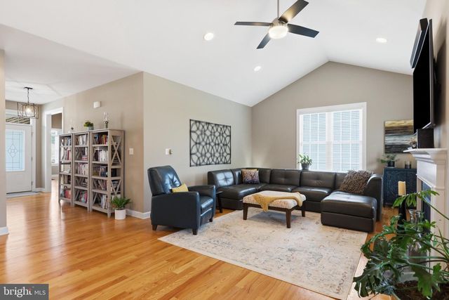132 VINCENT DR, Stephens City, VA 22655