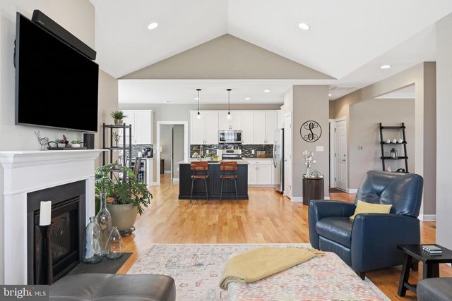 132 VINCENT DR, Stephens City, VA 22655