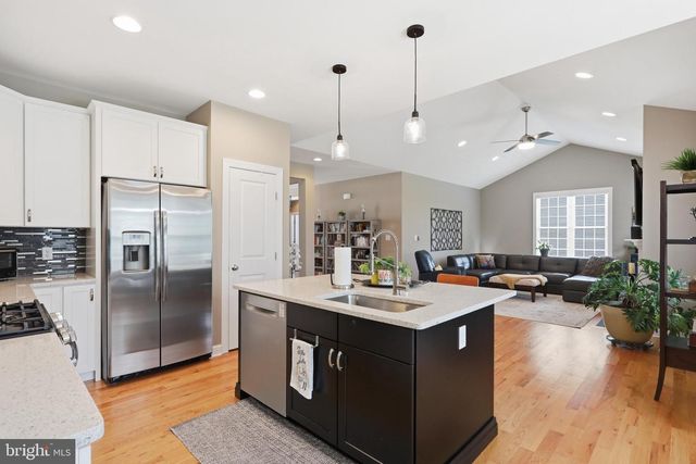 132 VINCENT DR, Stephens City, VA 22655