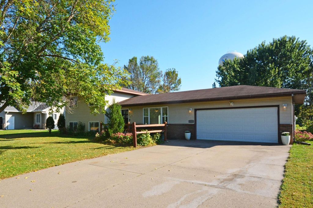 6231 Red Fox Run, North Branch, MN 55056