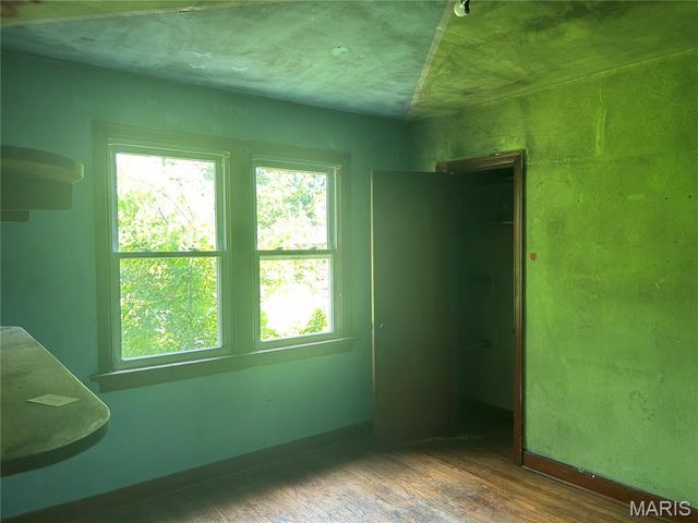 9015 McNulty Drive, St John, MO 63114