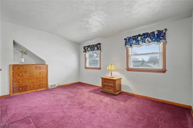 226 Helena Drive, Struthers, OH 44471