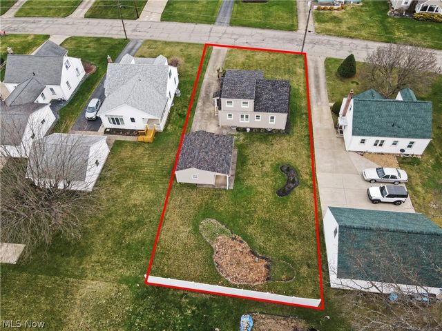 226 Helena Drive, Struthers, OH 44471