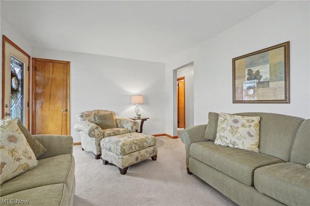 226 Helena Drive, Struthers, OH 44471