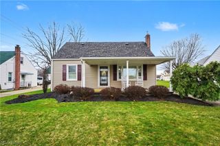 226 Helena Drive, Struthers, OH 44471