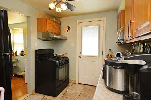 1056 Lindberg Ave, Lincoln Place, PA 15120