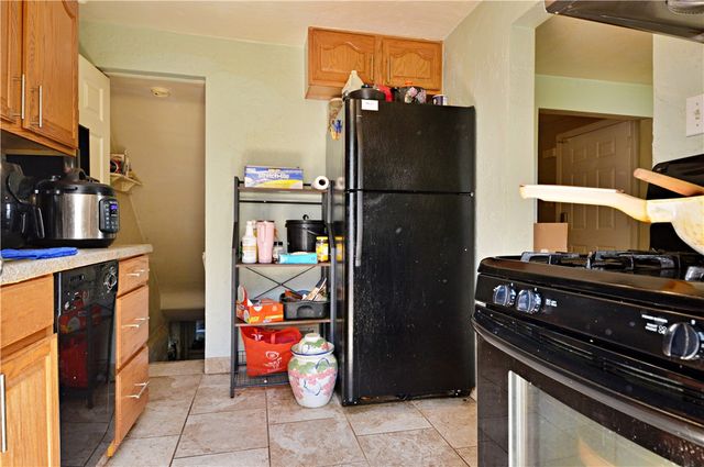 1056 Lindberg Ave, Lincoln Place, PA 15120
