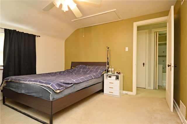1056 Lindberg Ave, Lincoln Place, PA 15120