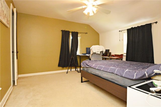 1056 Lindberg Ave, Lincoln Place, PA 15120
