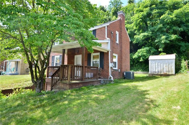 1056 Lindberg Ave, Lincoln Place, PA 15120