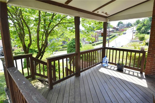 1056 Lindberg Ave, Lincoln Place, PA 15120