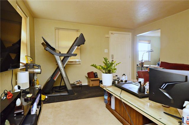1056 Lindberg Ave, Lincoln Place, PA 15120