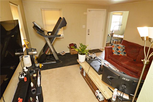 1056 Lindberg Ave, Lincoln Place, PA 15120