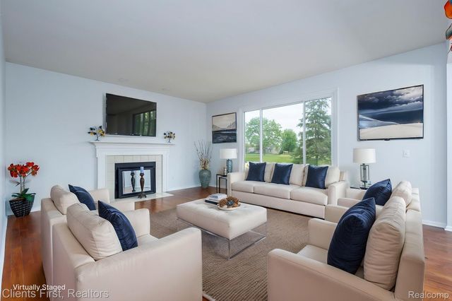 45498 Muirfield Drive, Canton Charter Township, MI 48188