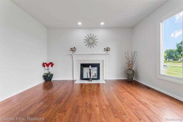 45498 Muirfield Drive, Canton Charter Township, MI 48188