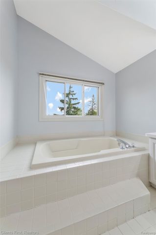 45498 Muirfield Drive, Canton Charter Township, MI 48188
