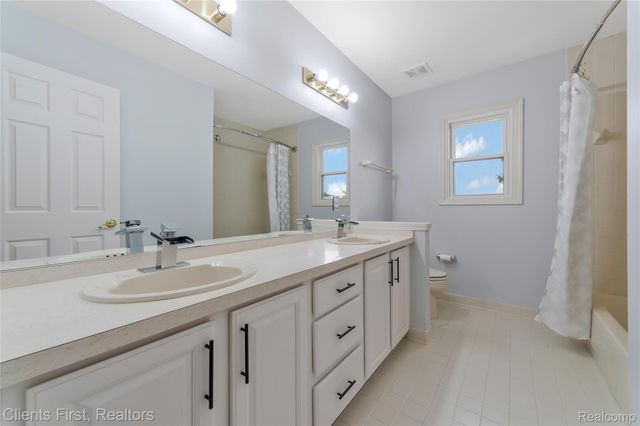 45498 Muirfield Drive, Canton Charter Township, MI 48188