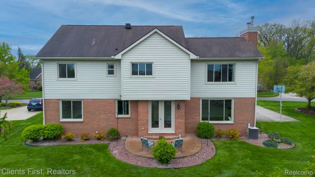 45498 Muirfield Drive, Canton Charter Township, MI 48188