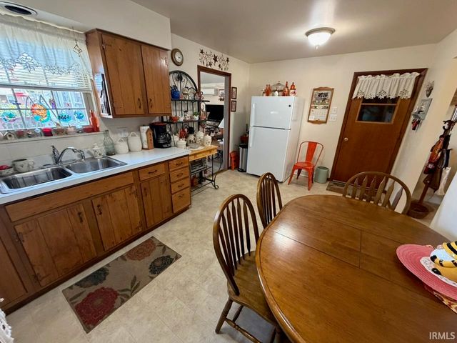 2200 W Buena Vista Road, Evansville, IN 47720