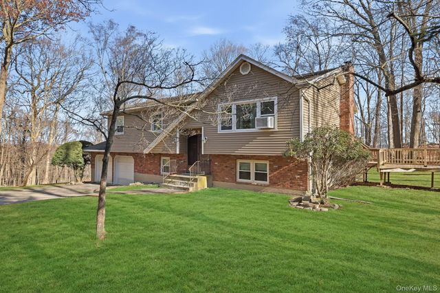 42 Bayberry Hill Road, Mahopac, NY 10541