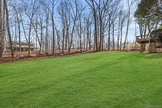 42 Bayberry Hill Road, Mahopac, NY 10541